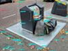 AI-inspectie openbare ruimte: model herkent zwerfafval, containers en naastplaatsingen te midden van herfstbladeren op straat.
