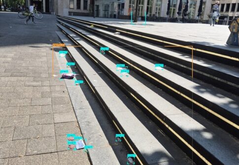 Zwerfafval op verharding