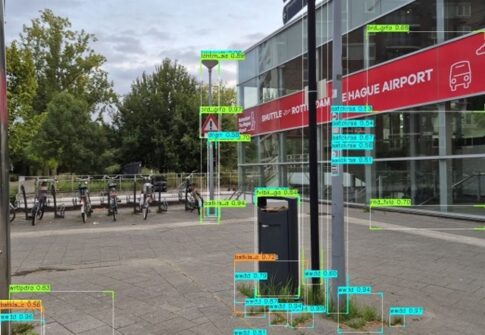 Onkruidgroei rond obstakels en straatmeubilair