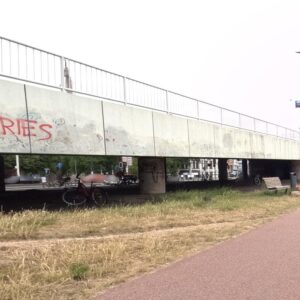 Beplakking en graffiti op kunstwerken, niveau C