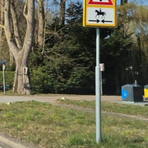 Beplakking en graffiti op verkeersvoorzieningen, niveau A